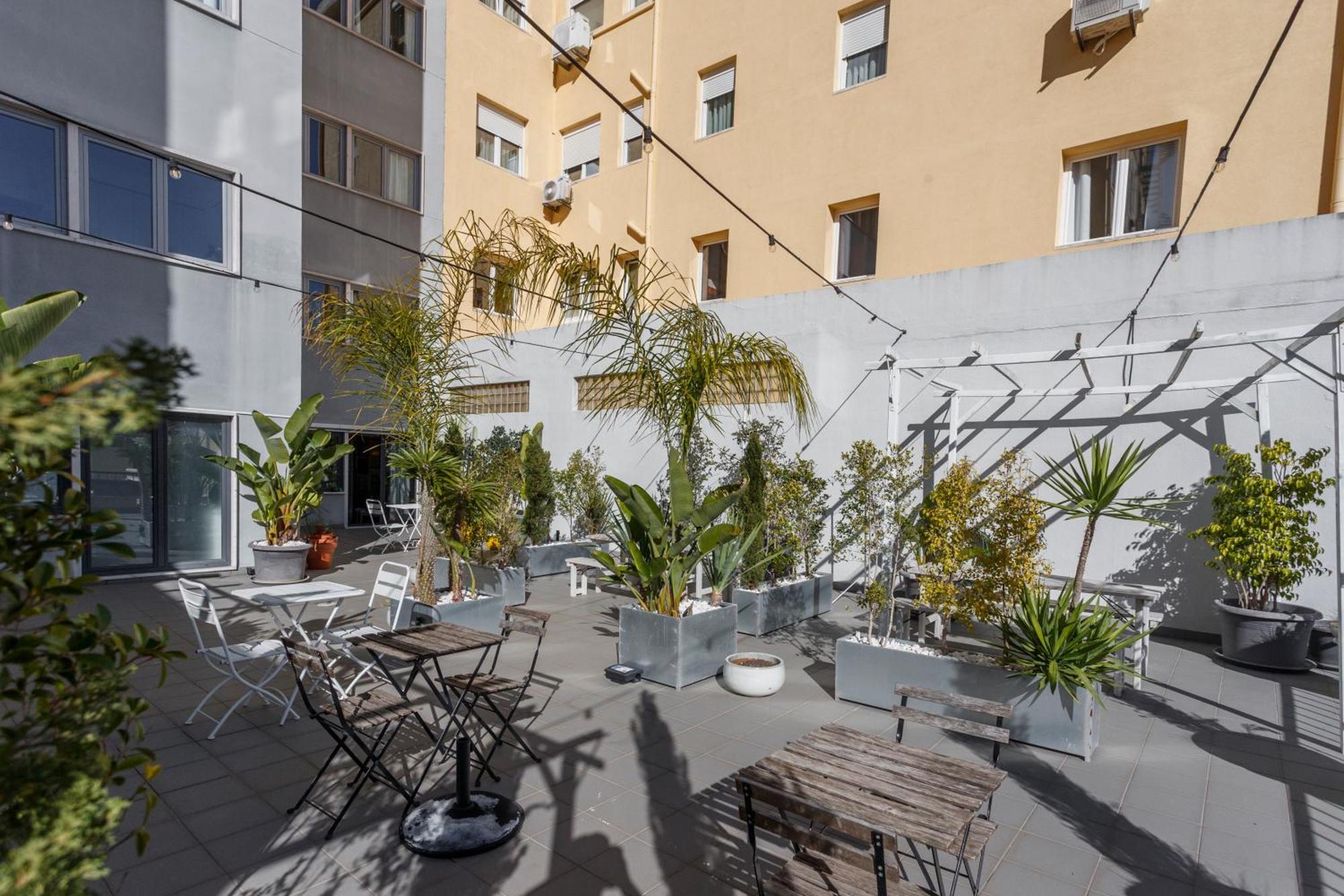 Gin O'Clock In Lisbon - By Misha'S Place 3A Экстерьер фото