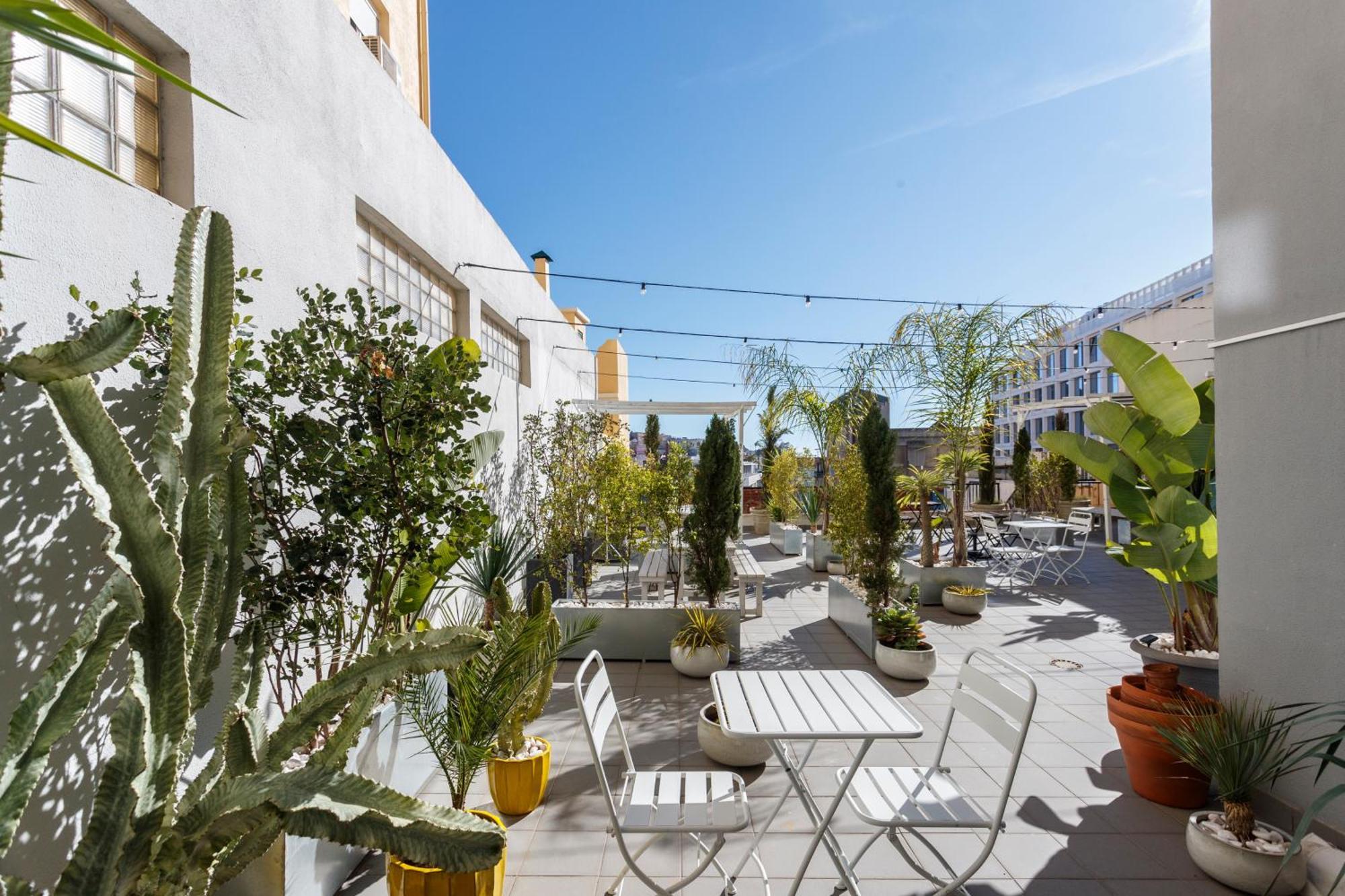 Gin O'Clock In Lisbon - By Misha'S Place 3A Экстерьер фото